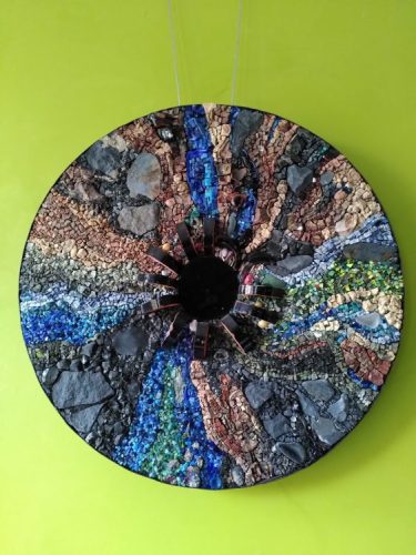 KILLING UNSOFTLY THIS WORLD - Isabel Le Flem